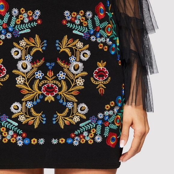 Boho Floral Embroidered Mini Skirt - Picture 3 of 5